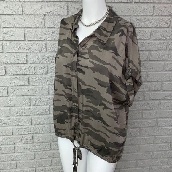Sanctuary Camo Button Down Shirt Shirt L - Picture 1 of 8